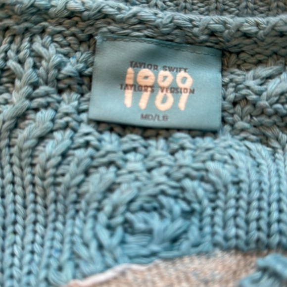 Taylor Swift Official 1989 Cardigan New in Original Packaging - Picture 7 of 8